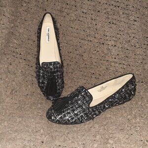 KARL LAGERFELD-Paris-Tilda 2-Black White Wool Tweed Tassel Flat-Sz 8.5-Near Mint
